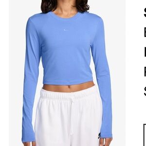 The Nike Tee Slim Fit